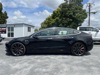 2020 Tesla Model 3 - Thumbnail