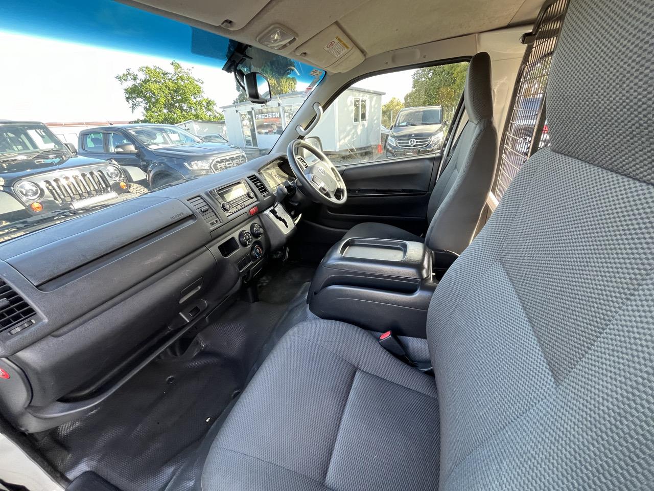 2018 TOYOTA Hiace