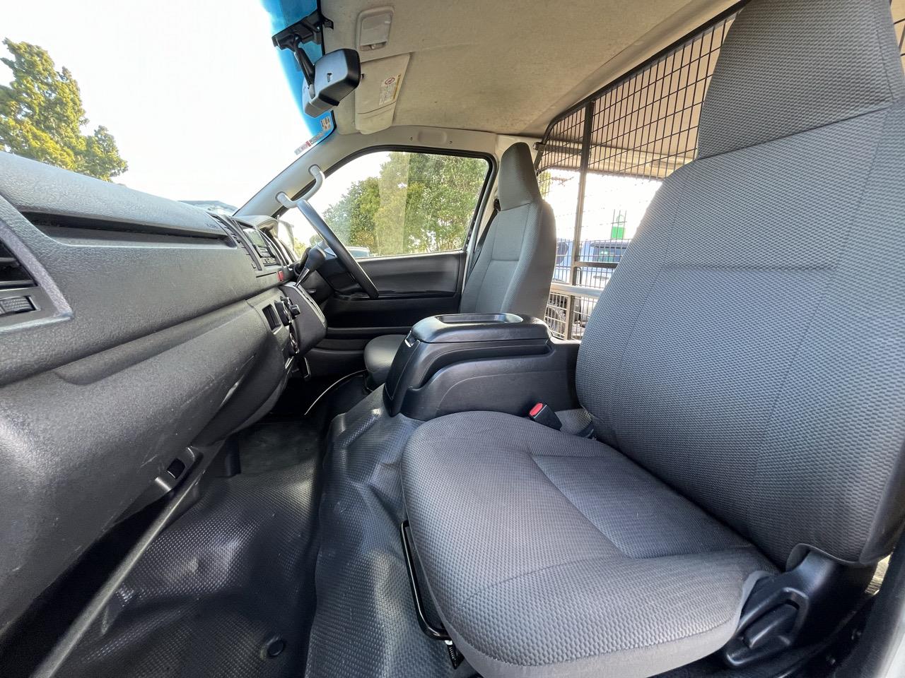 2018 TOYOTA Hiace