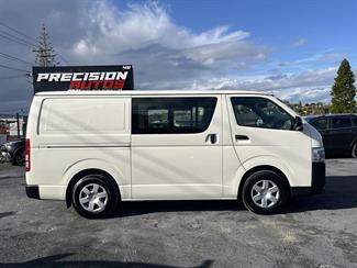 2018 TOYOTA Hiace - Thumbnail