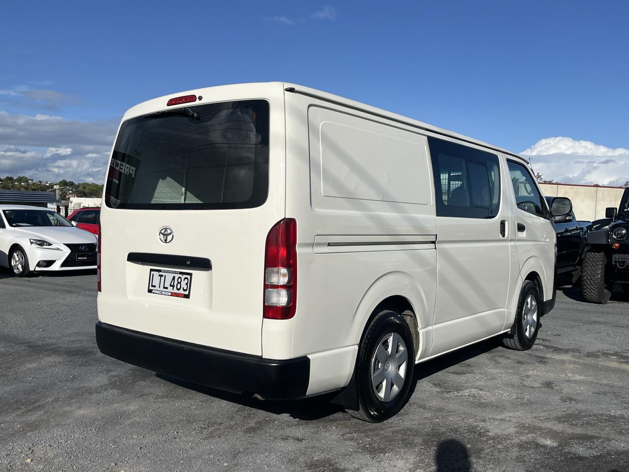 2018 TOYOTA Hiace