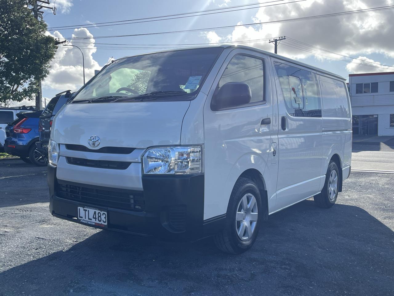 2018 TOYOTA Hiace