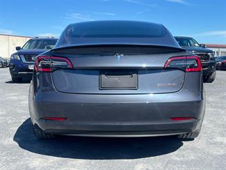 2020 Tesla Model 3 - Thumbnail