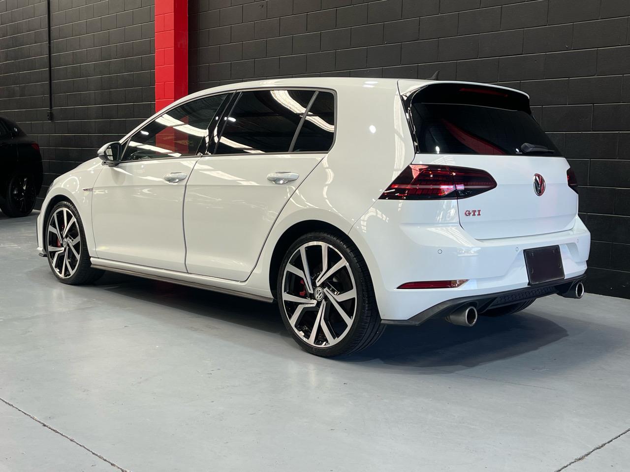 2017 Volkswagen GOLF