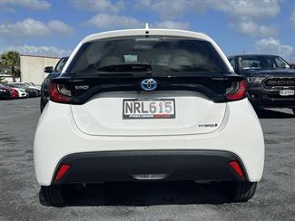 2021 TOYOTA Yaris - Thumbnail