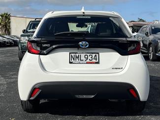 2021 TOYOTA Yaris - Thumbnail