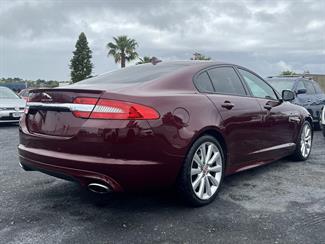 2015 Jaguar XF - Thumbnail