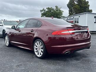 2015 Jaguar XF - Thumbnail