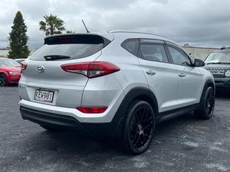 2016 hyundai Tucson - Thumbnail