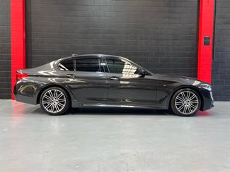 2017 BMW 530i - Thumbnail