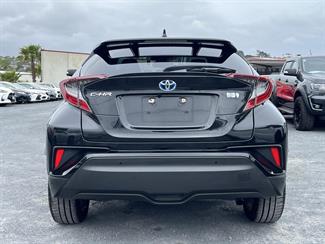 2020 TOYOTA C-hr - Thumbnail