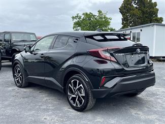 2020 TOYOTA C-hr - Thumbnail