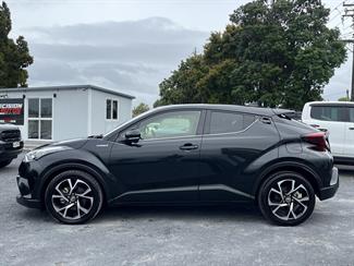 2020 TOYOTA C-hr - Thumbnail